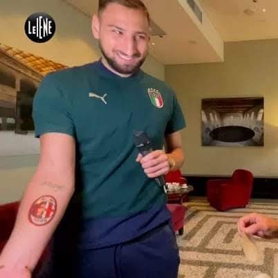 Donnarumma, tatuaggio per il Milan: “Dispiaciuto per i fischi ma sarò sempre rossonero”